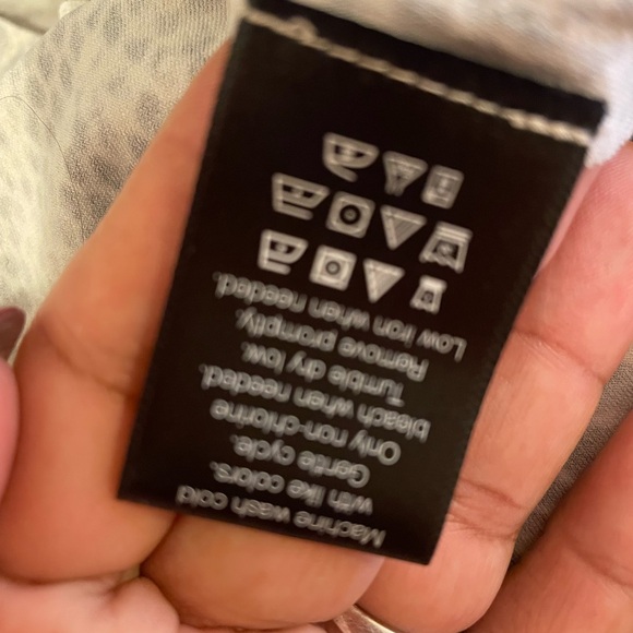 Norma kamali Womens Long-Sleeve Snake Print Button-Front Top - Neutral - Picture 5 of 13